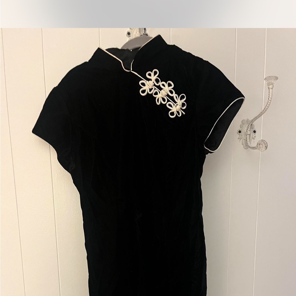 Elegant Black Mini Dress